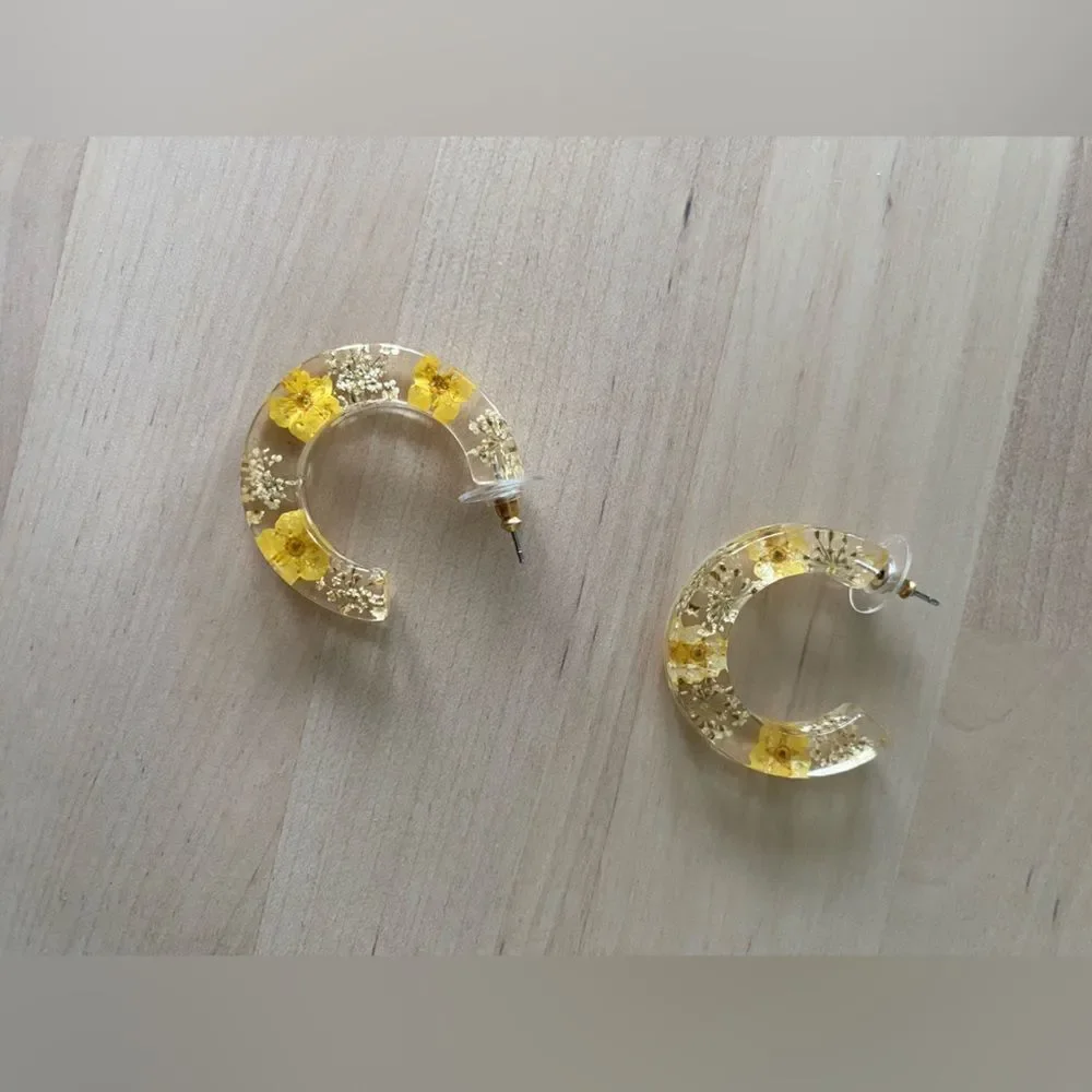 Yellow & White Floral Resin Open Hoop Earrings